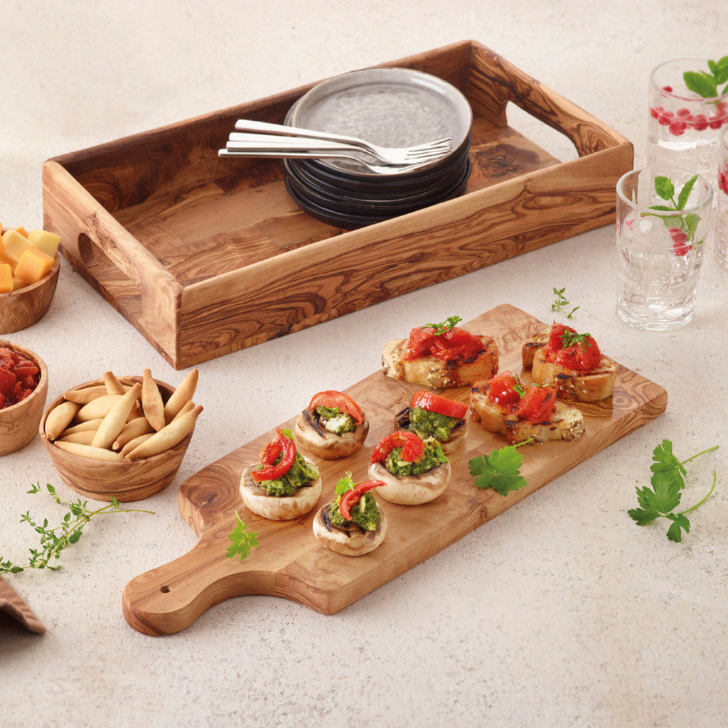 Rectangular cutting board with handle in olive wood