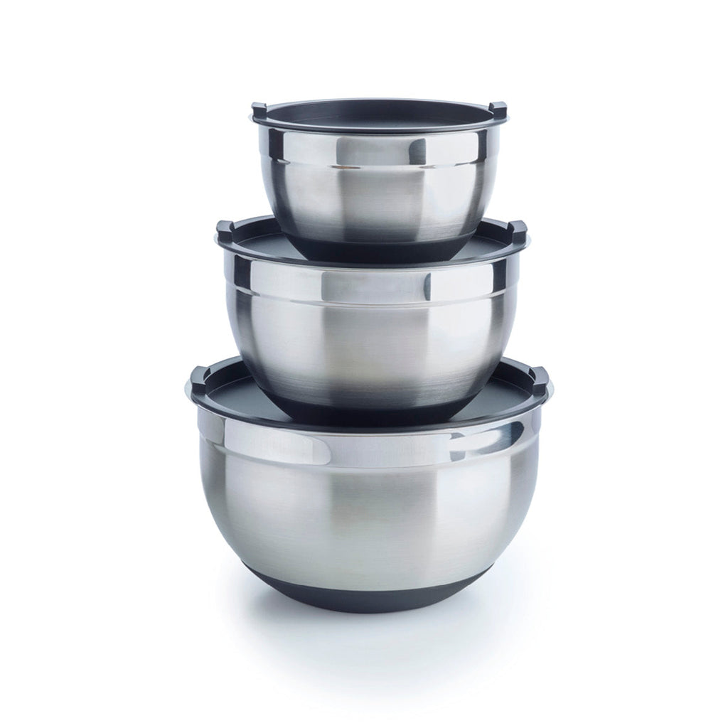 Set of 3 stainless steel mixing bowls with lid