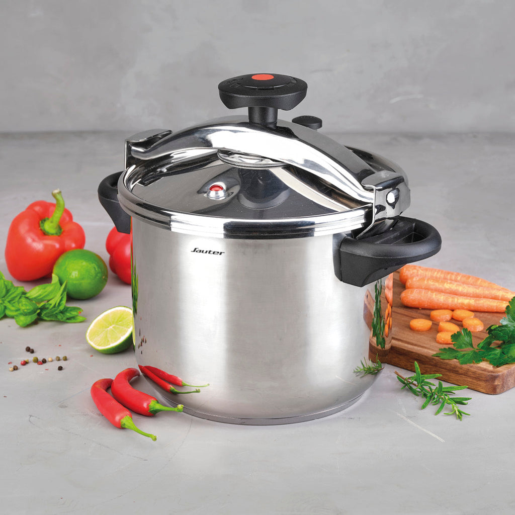 Pressure cooker with steaming basket - Silver